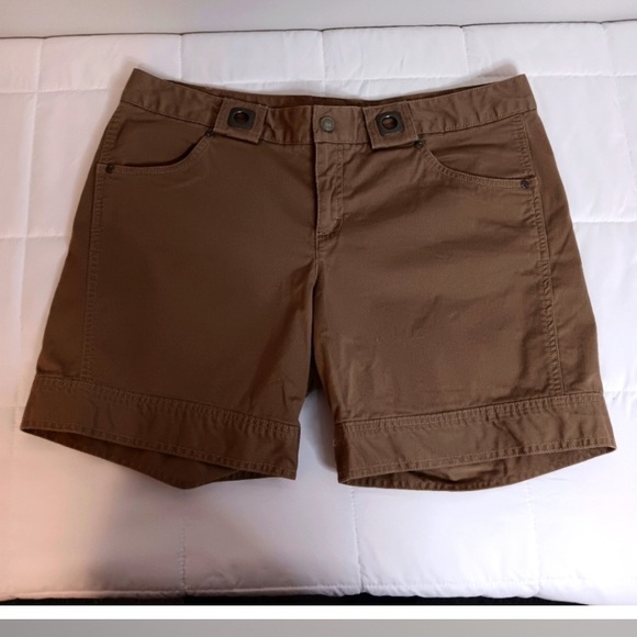 Athleta Womens Tan Chino Shorts Sz 12 Style 214974 - Picture 1 of 3